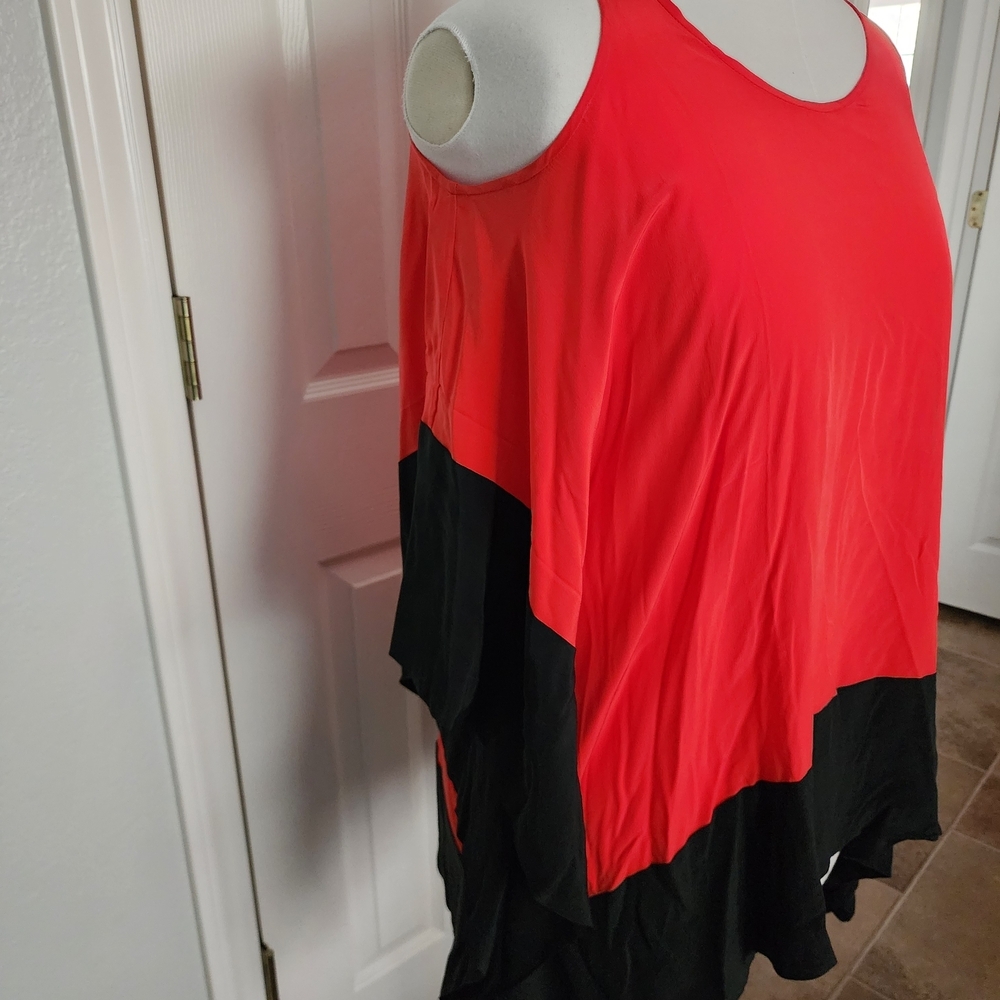 Neiman Marcus Red and Black Tunic Top - Picture 2 of 5